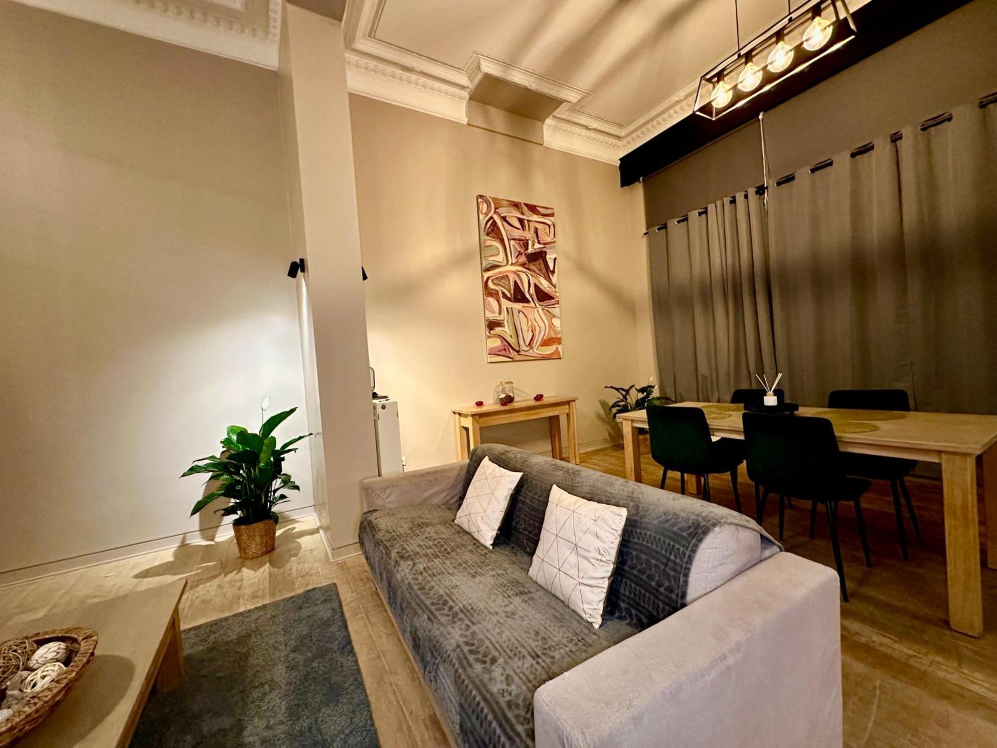 Luxury Castel By Rikas Apartment